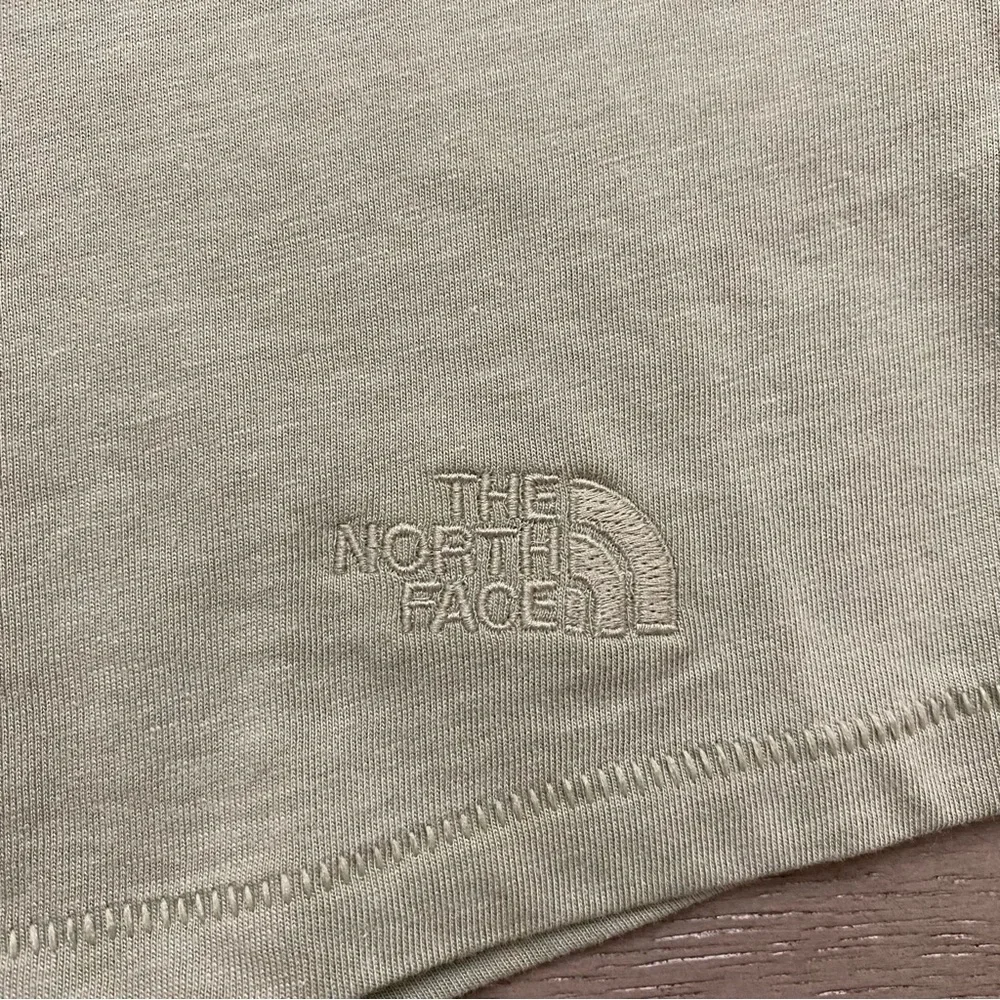 NWT The North Face Women’s Tea Green W Terrain SS Large Short Sleeve Tee - Picture 8 of 16